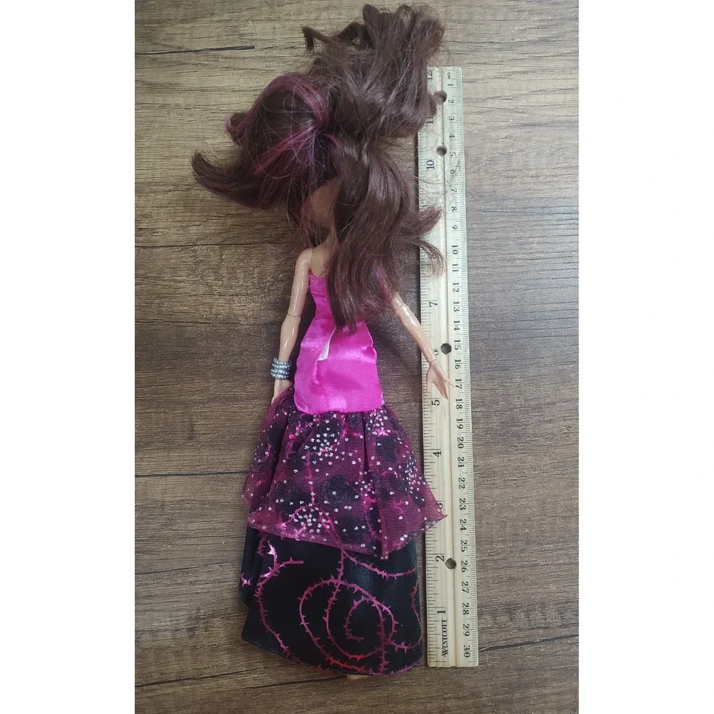 Ever After High Briar Original Dress Beauty Legacy Day Mattel Fashion Doll D109